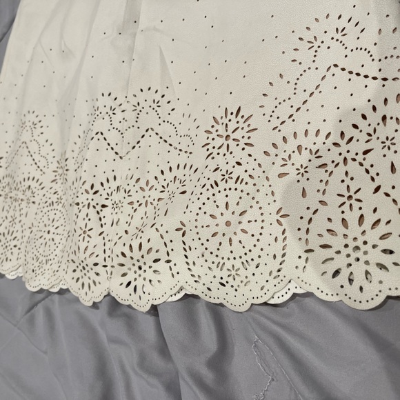 Forever 21 Mini Skirt, Laser Cut Pattern, Like new condition, Size: S - Picture 5 of 10